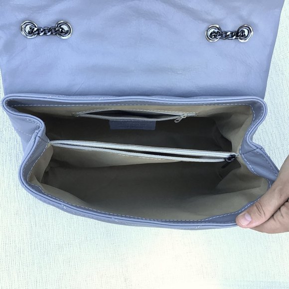 Genuine leather shoulder bag with chain strap - Picture 6 of 6